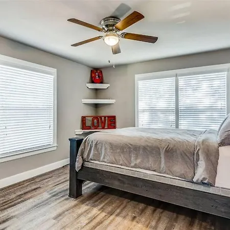 Cozy Haus Relaxing 'Home Base' Wifi Location Close To Town And Rivers, Schlitterbahn, Gruene